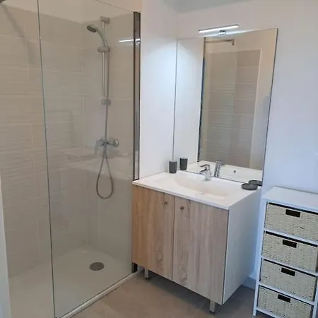 Appartement Iconic 652, T2 Vue Mer, Bien équipé, Centre Port *