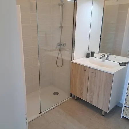 Iconic 652, T2 Vue Mer, Bien équipé, Centre Port * Agde