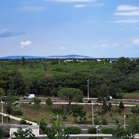 Iconic 652, T2 Vue Mer, Bien équipé, Centre Port Appartement