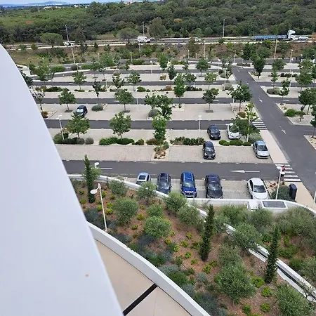 Appartement Iconic 652, T2 Vue Mer, Bien équipé, Centre Port *