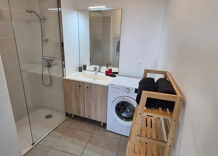 Iconic 652, T2 Vue Mer, Bien Equipe, Centre Port